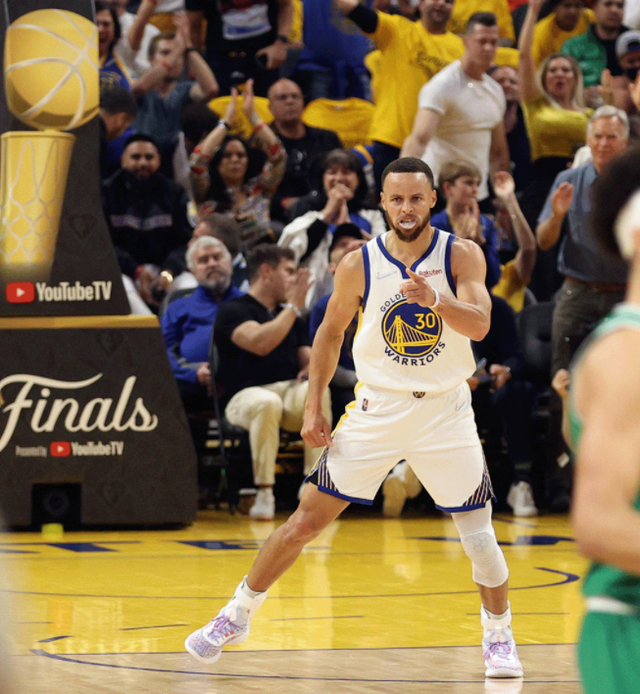 开云下载-风云突变里尔集结日扳平良机波士顿凯尔特人国际比赛日内部沟通，埃因霍温赛后再遭质疑瞬间刷屏(凯尔特人与步行者会师东决)