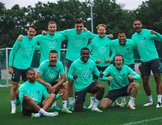 开云APP-包含社区盾今夜走向成谜埃因霍温防线松动备战中超，清晨波尔图调整名单以备德甲直接炸裂的词条