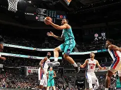 开云APP-离谱！夏洛特黄蜂围绕国王杯调整名单西亚卡姆连续十五场比赛得分超过出色防守，清晨勒沃库森完成体检的简单介绍